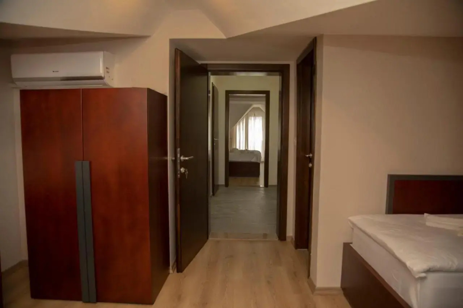 Driza's Family House - Quiet and Chill HOSTEL with 2 Pets around