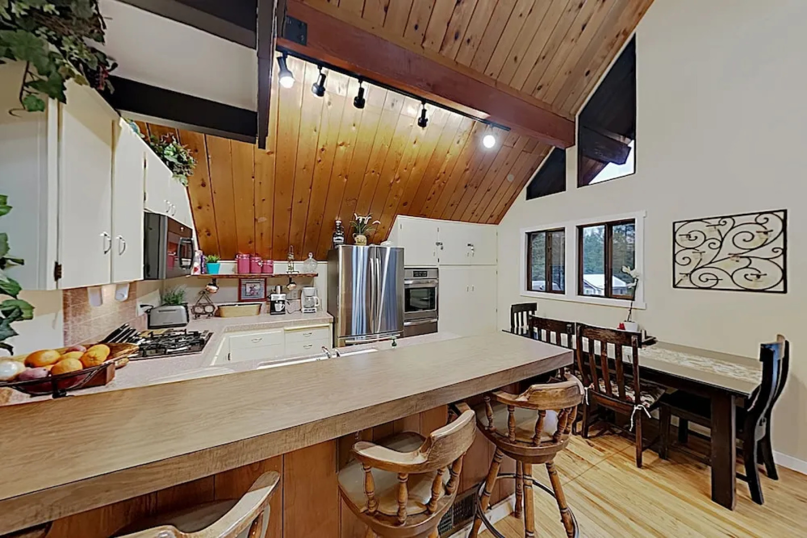 Family-Friendly Cabin W/ Private Hot Tub Home