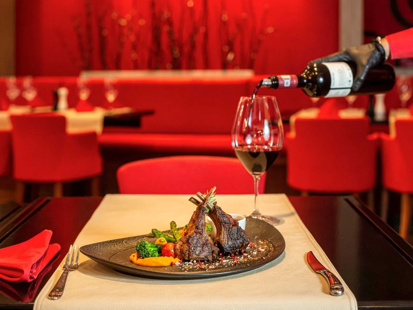 Отель Pullman Bucharest World Trade Center