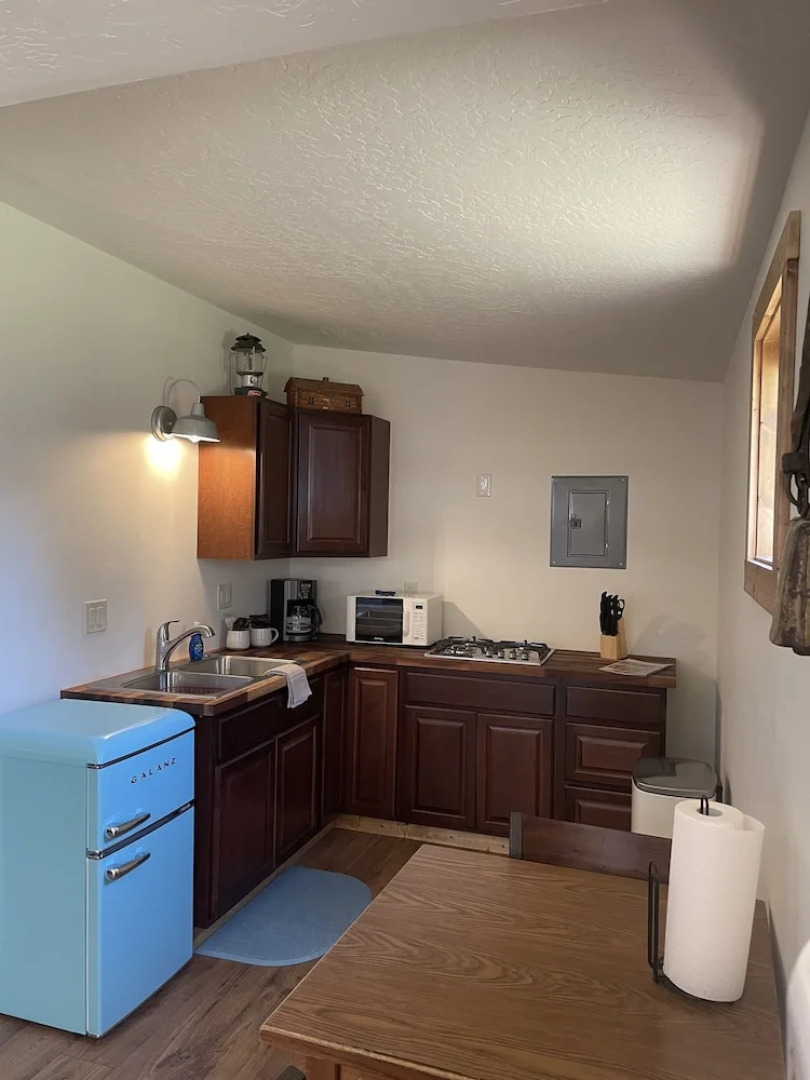 Travellers Rest Cabins and RV Park