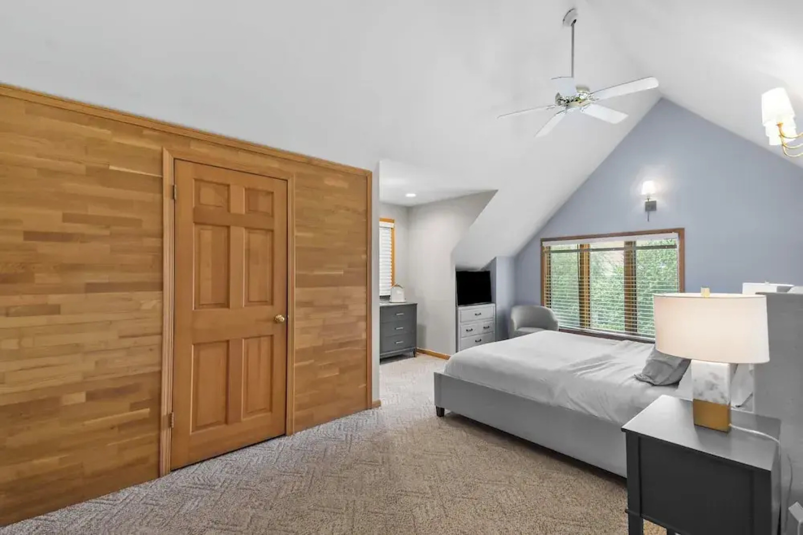 Private Hot Tub + Game Room: Galena Territory Home