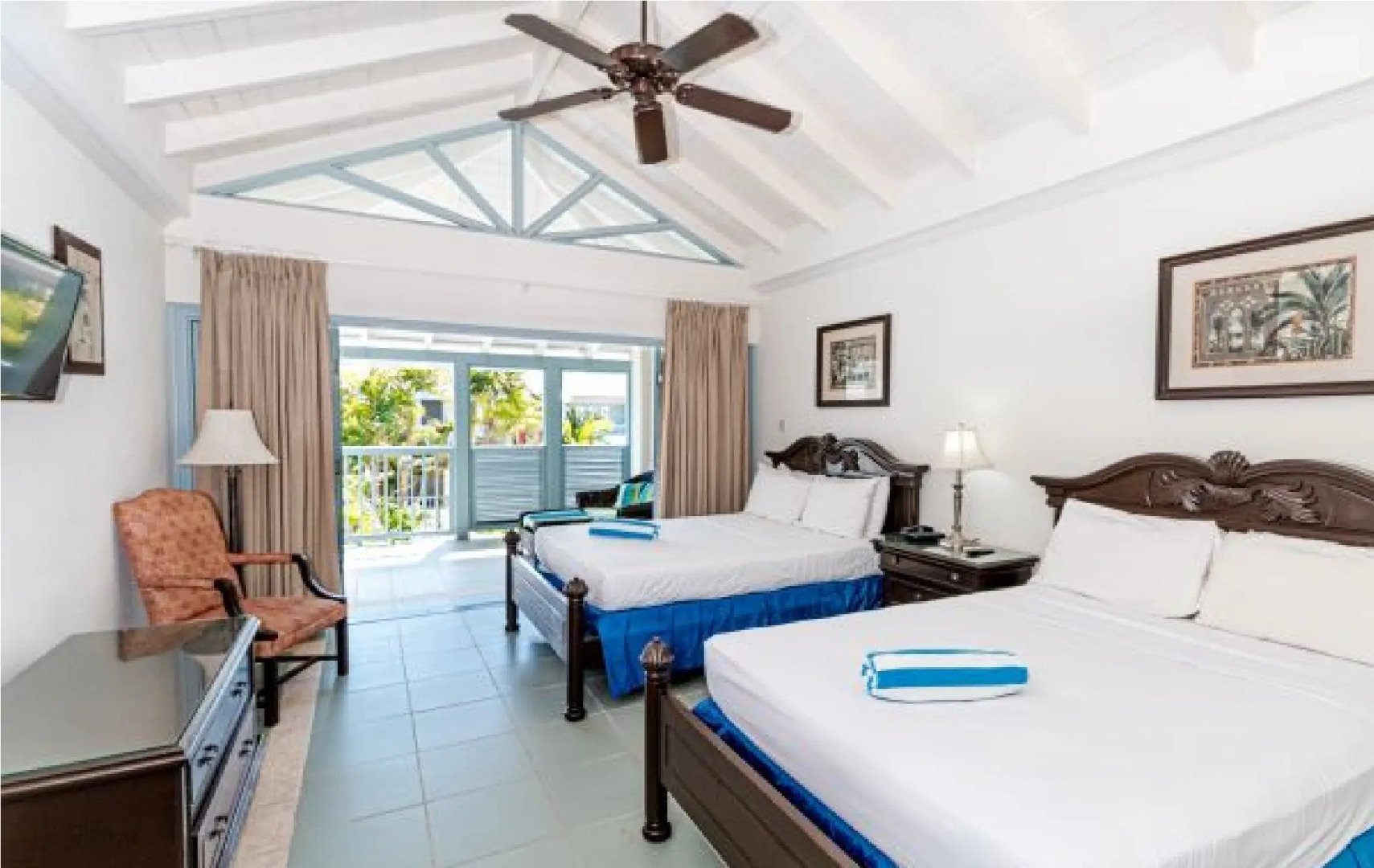 Savannah Beach Club Hotel