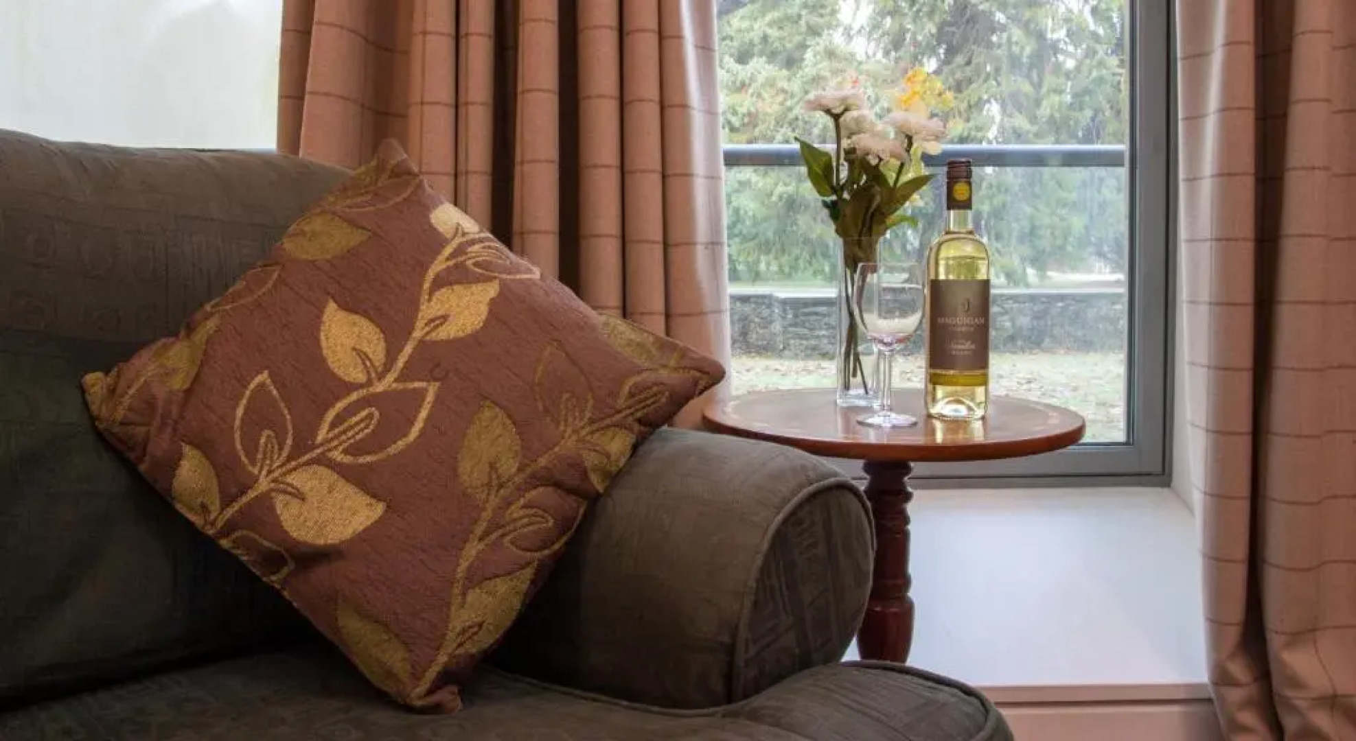 Torr Apartments - Highland Club