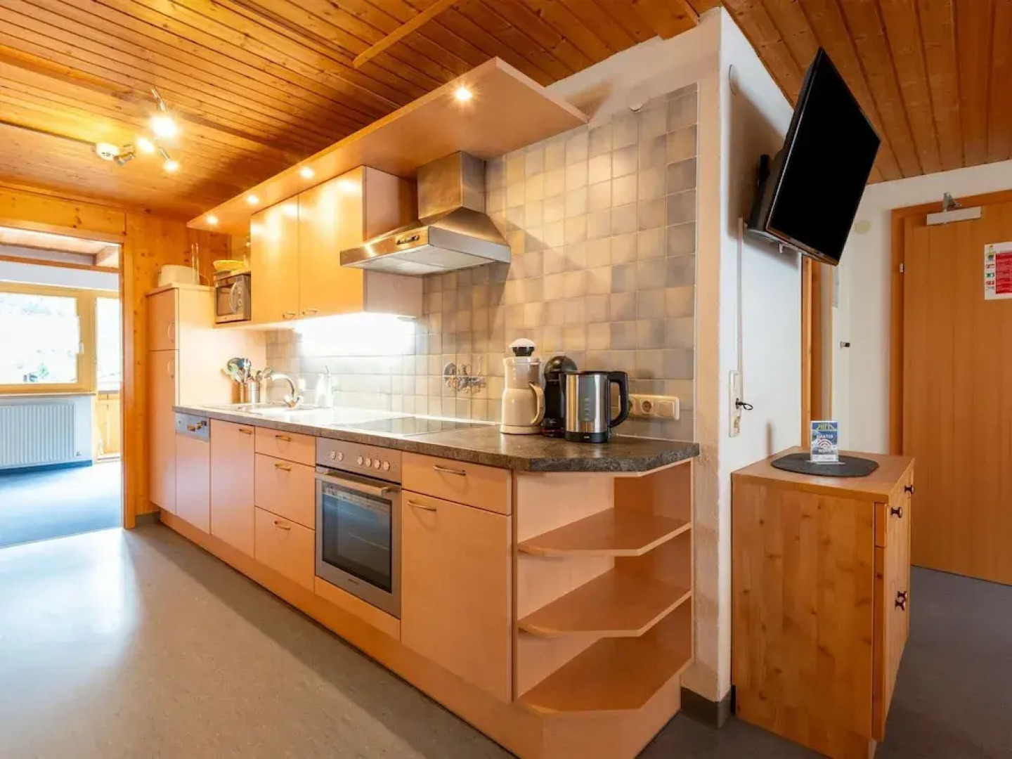 Spacious Apartment With Solarium