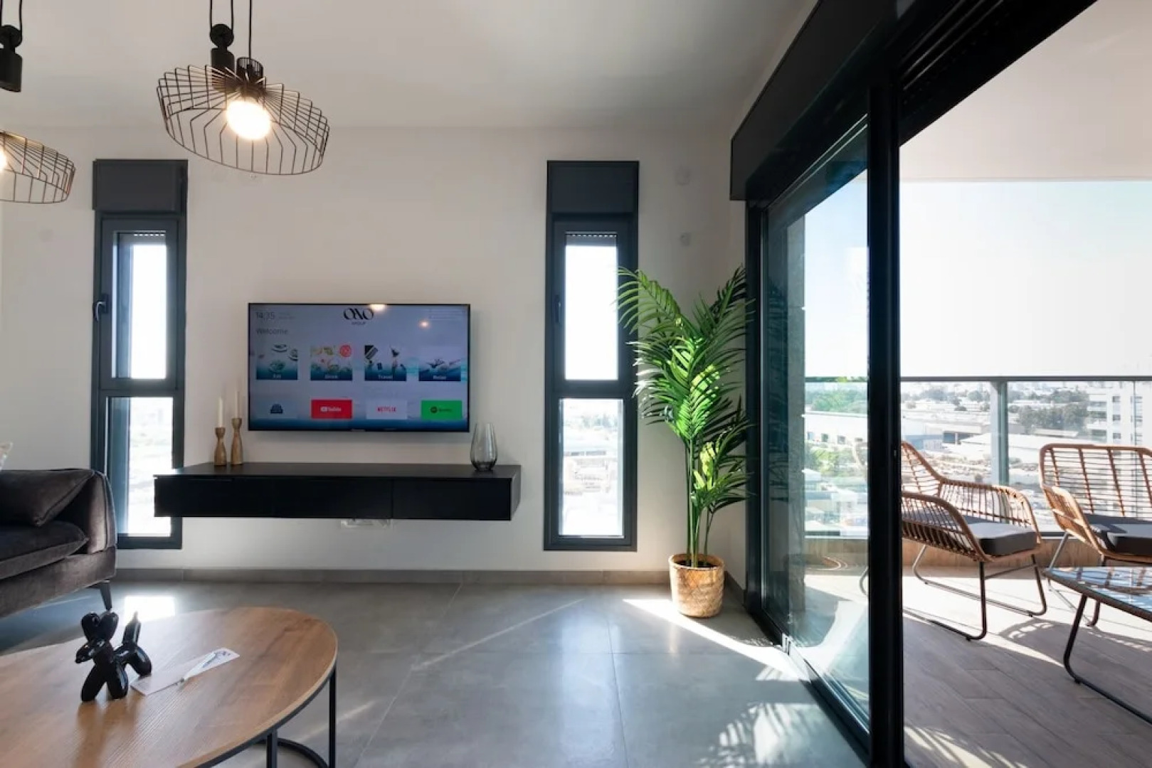 Luxury APT 3 BR New Tower Parking