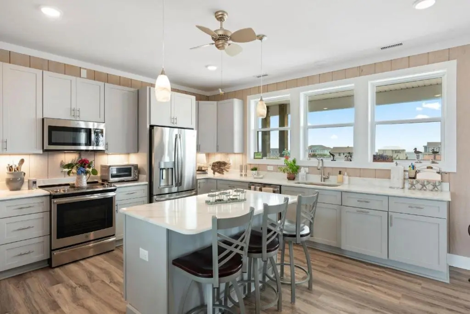 Kings Lynn Inn by Oak Island Accommodations