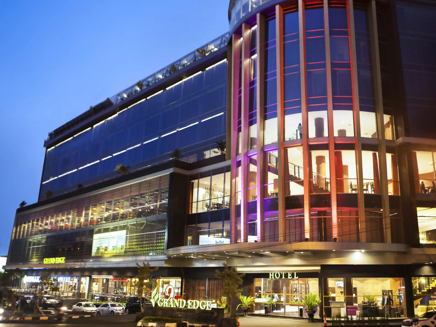 Grand Edge Hotel Semarang