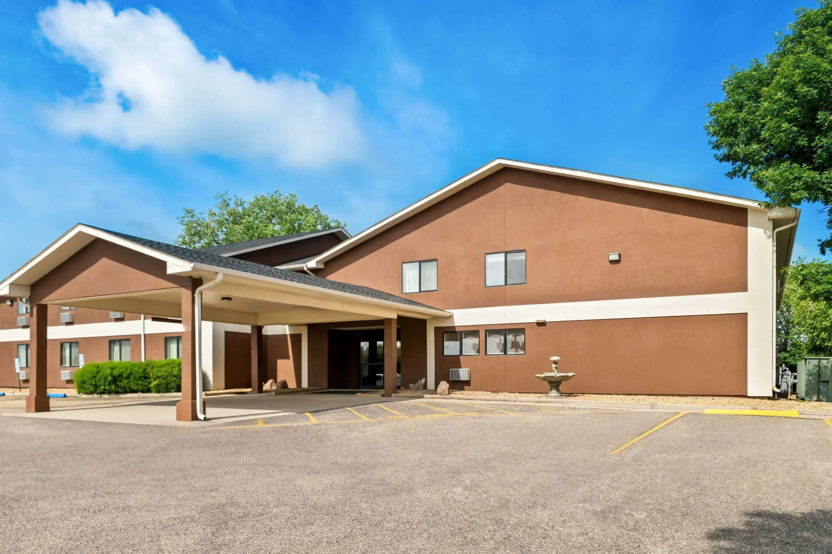 Super 8 by Wyndham Blue Earth