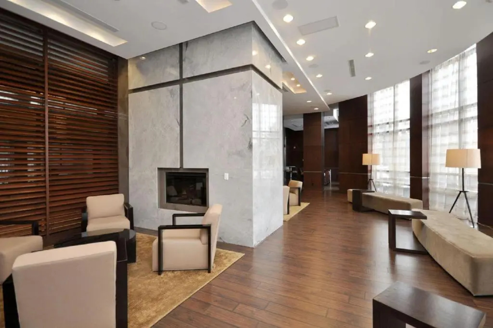 Royal Stays Furnished Apartments - Square One