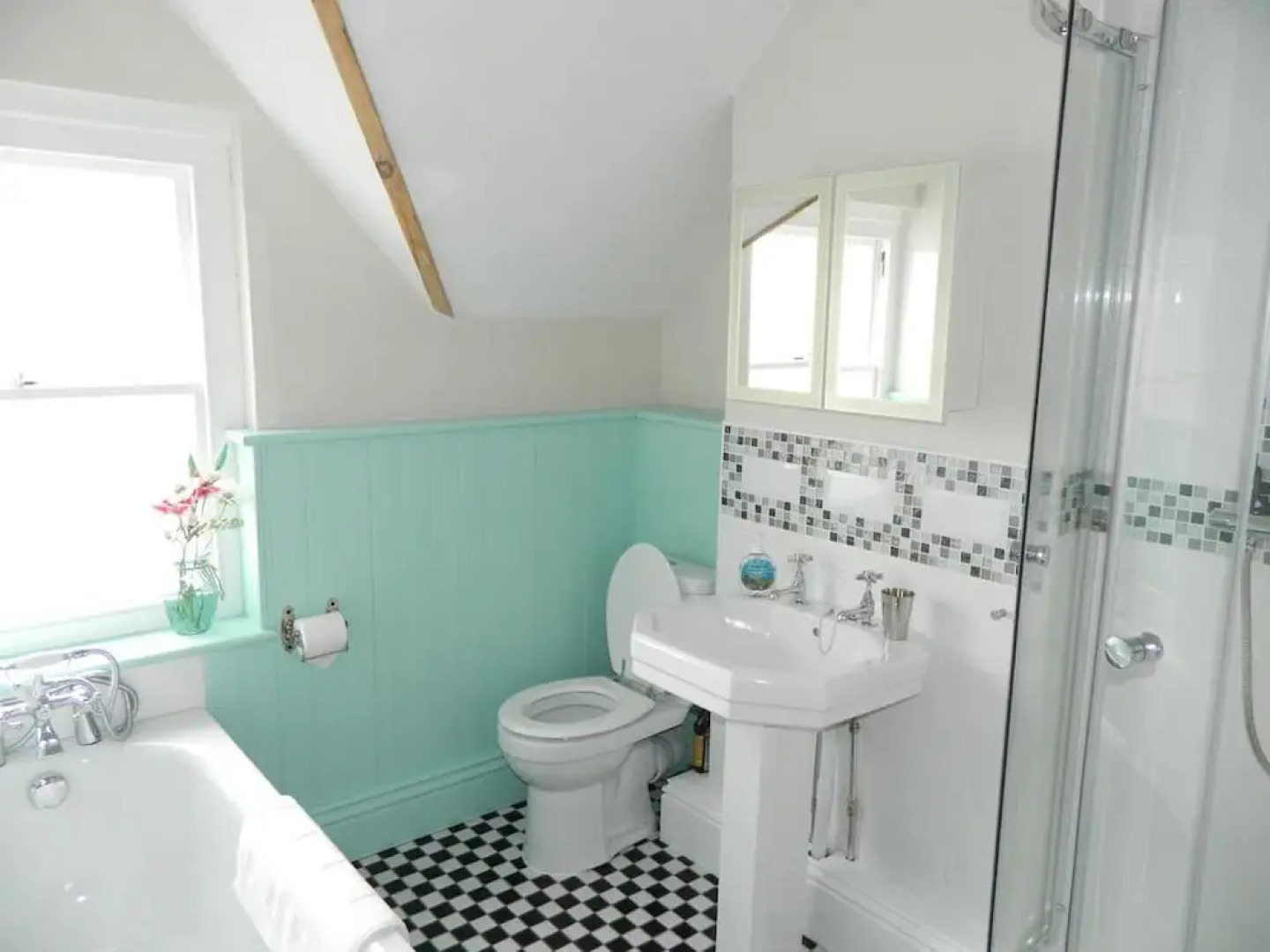 Cosy Cottage in central Henley