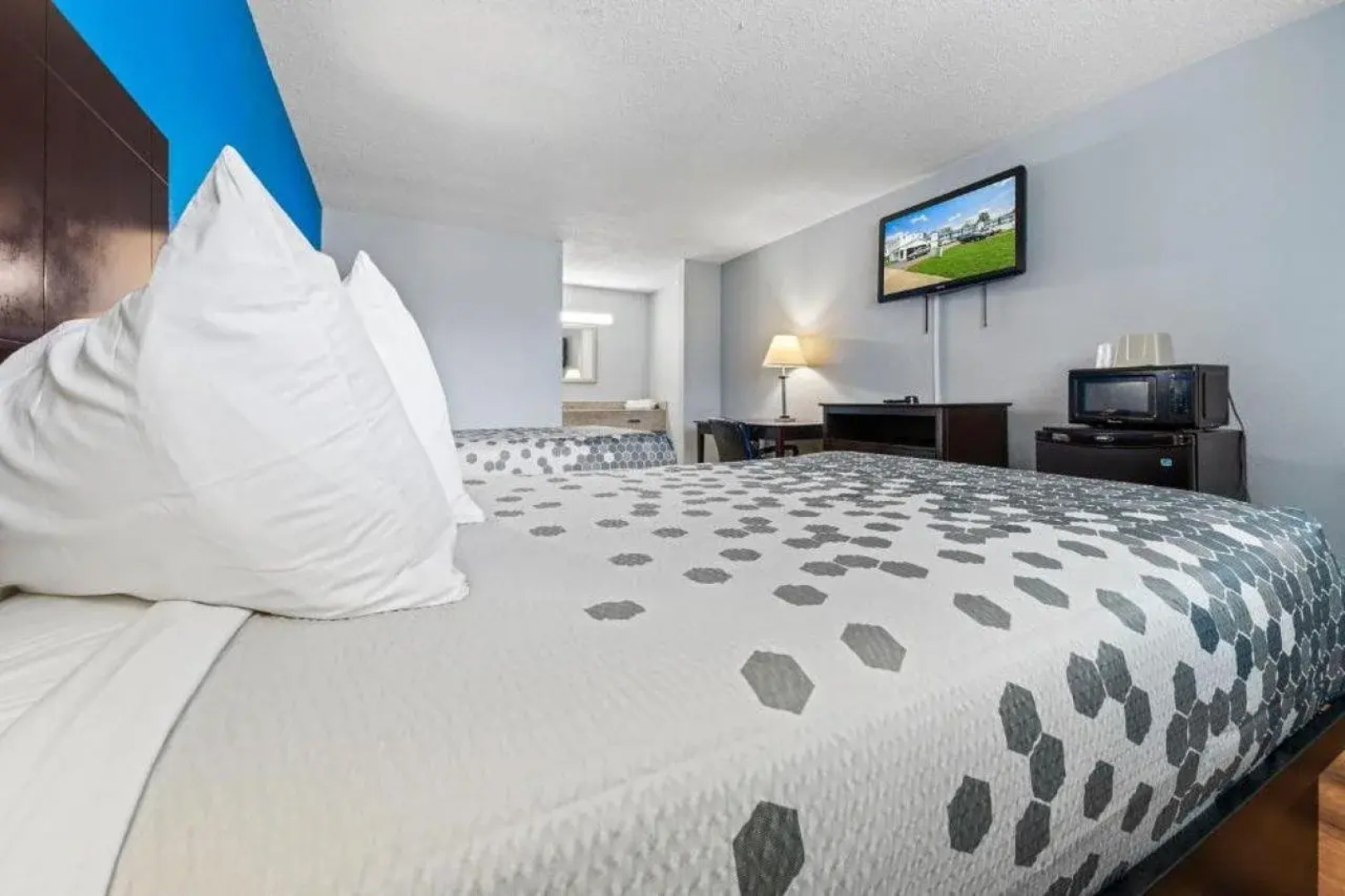 Super 8 by Wyndham Portsmouth - Norfolk