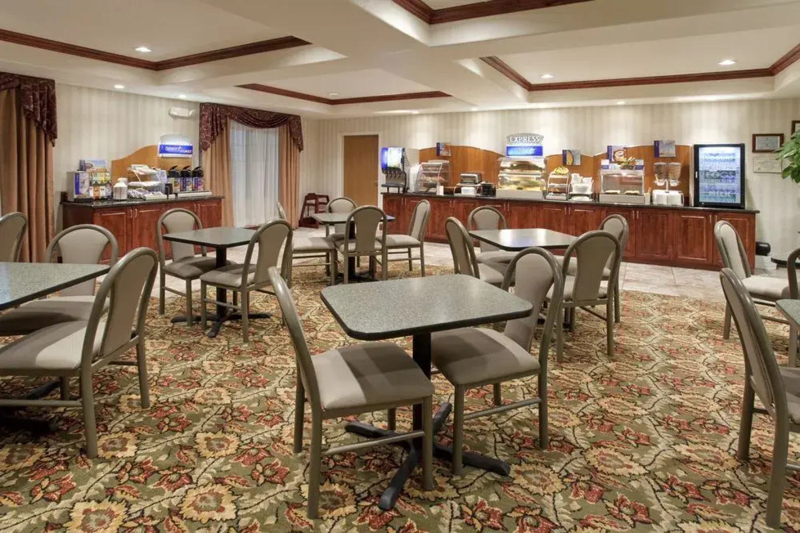 Holiday Inn Express & Suites Evanston