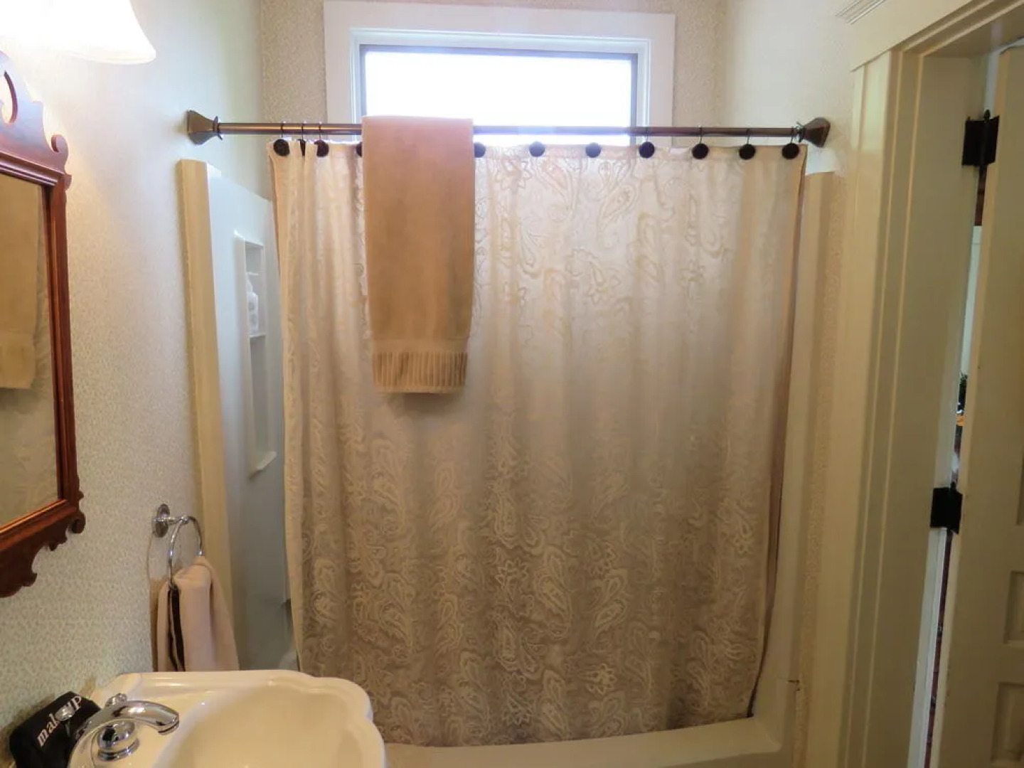 The Sleigh Maker Inn Bed and Breakfast