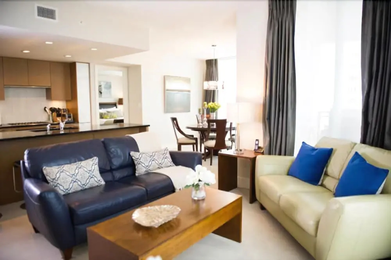 Executive Suites by Roseman - Luna