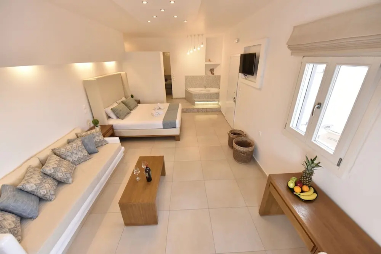 Queen Boutique Suites