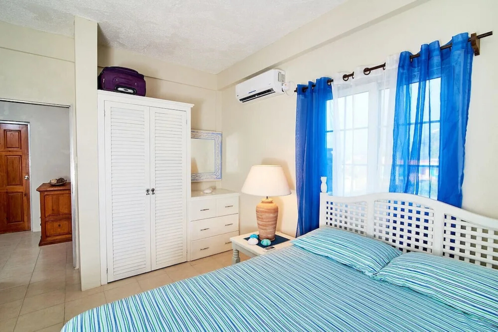 Atlantic Breeze Apartments