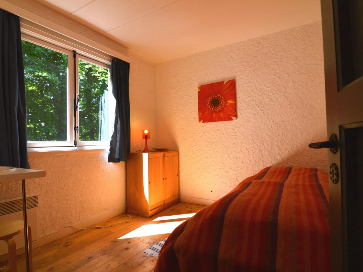 Modern Chalet with Private Tennis Court in Humain