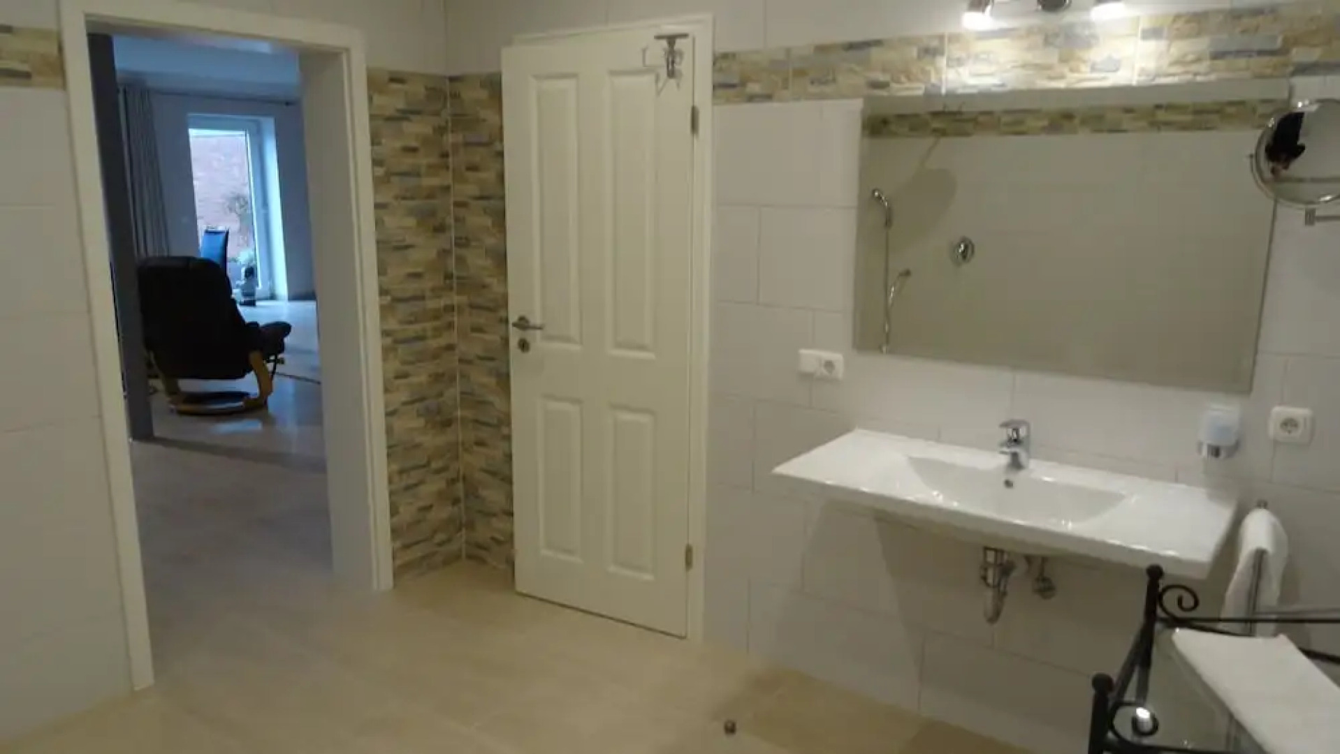 Apartment Ahsbahs Suite near Airport