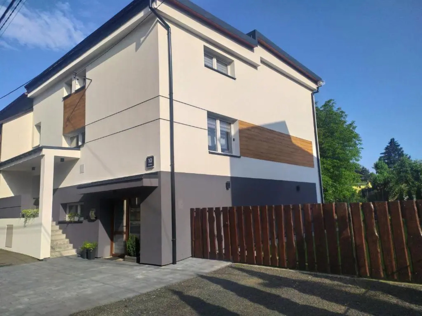 Pokoje i Apartamenty na Szkolnej