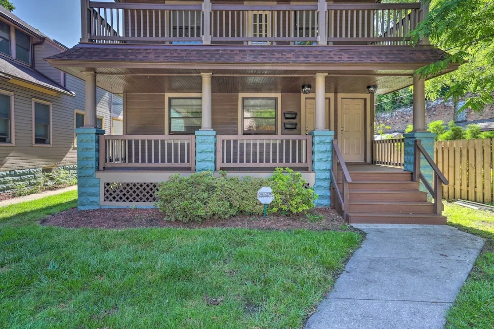 3 Mi to Dtwn: Walkable Apt in Cleveland!