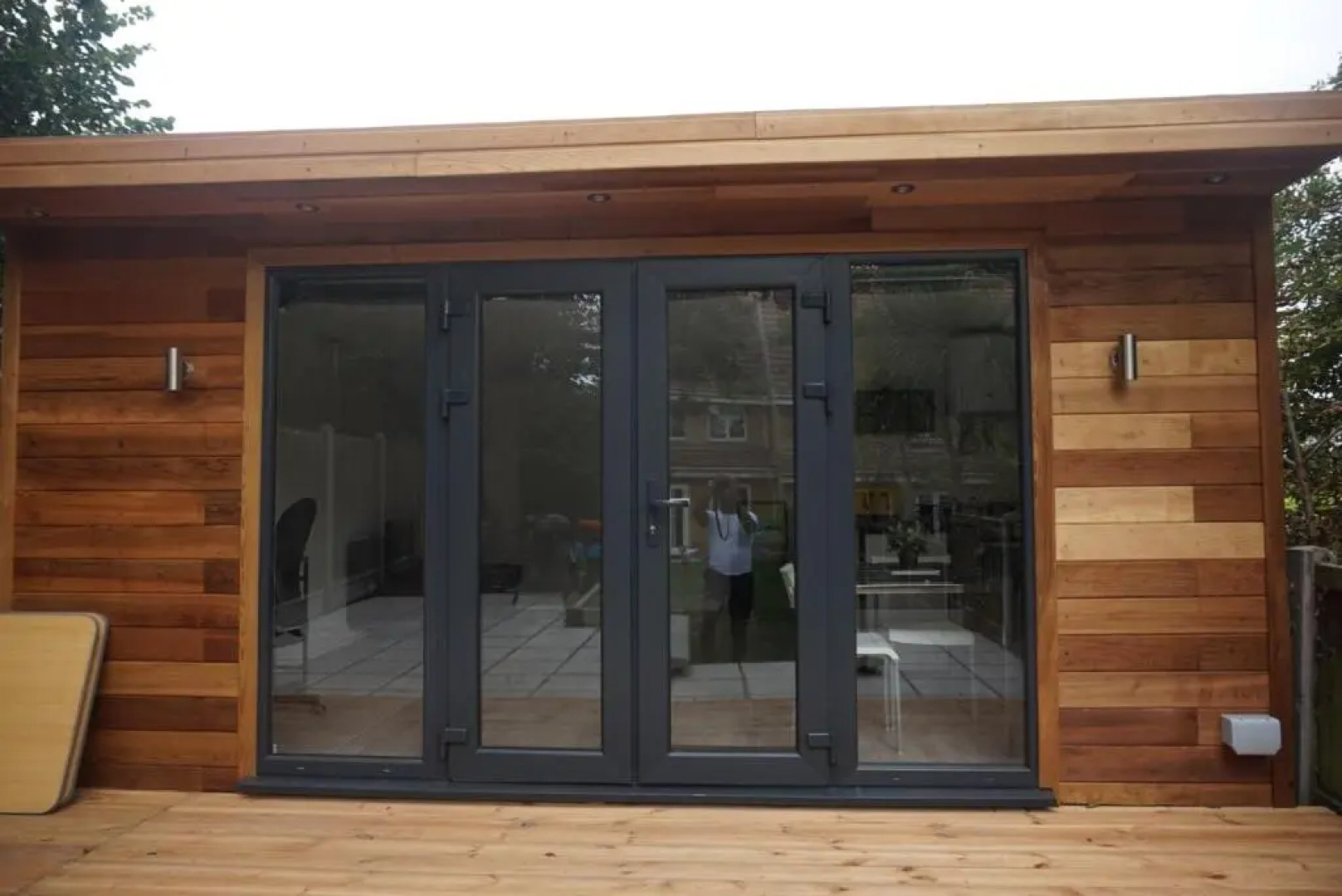 Newly Built Studio Guest House, 25 mins to London, close to Bluewater