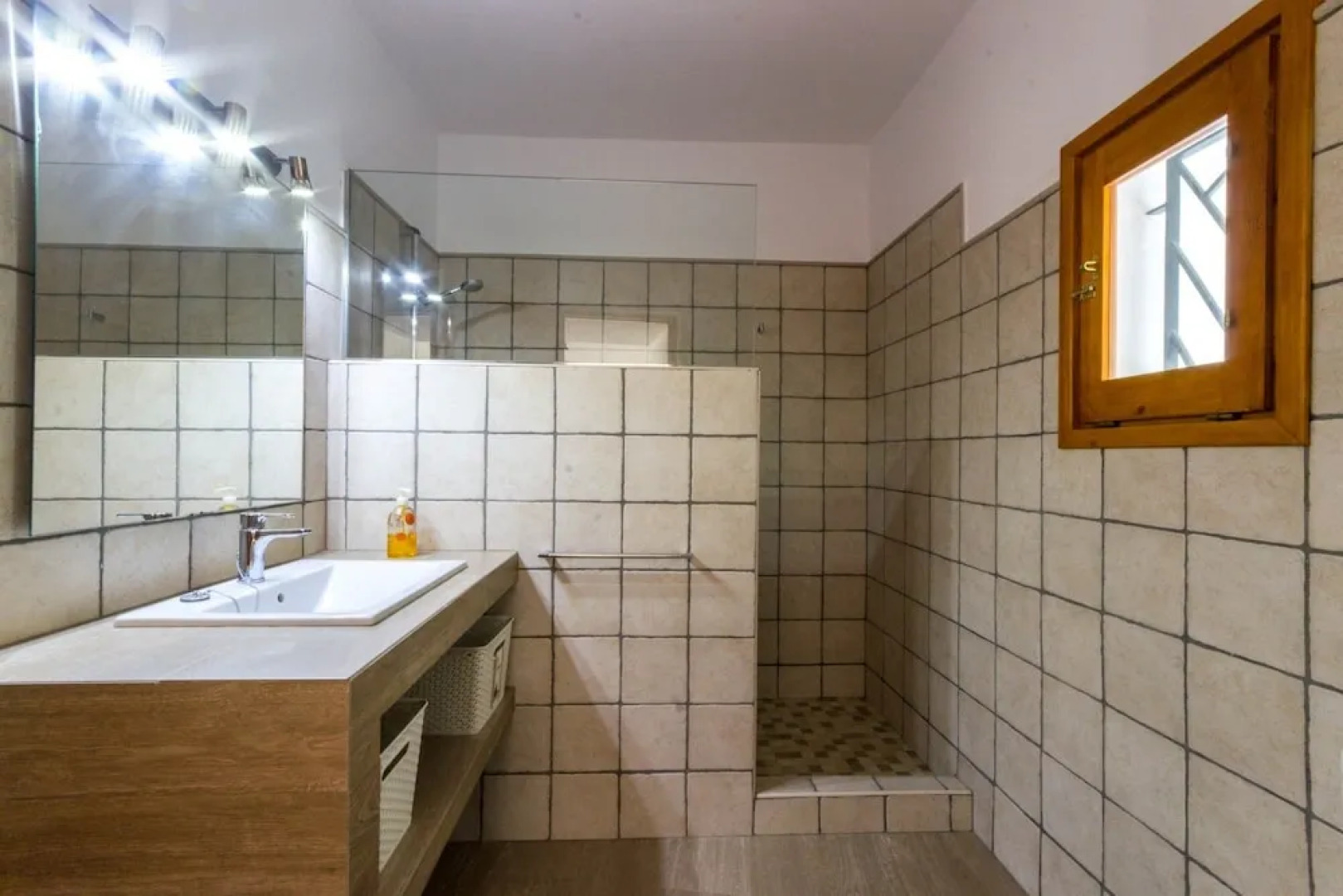 Cana Lali - House with Bungalow