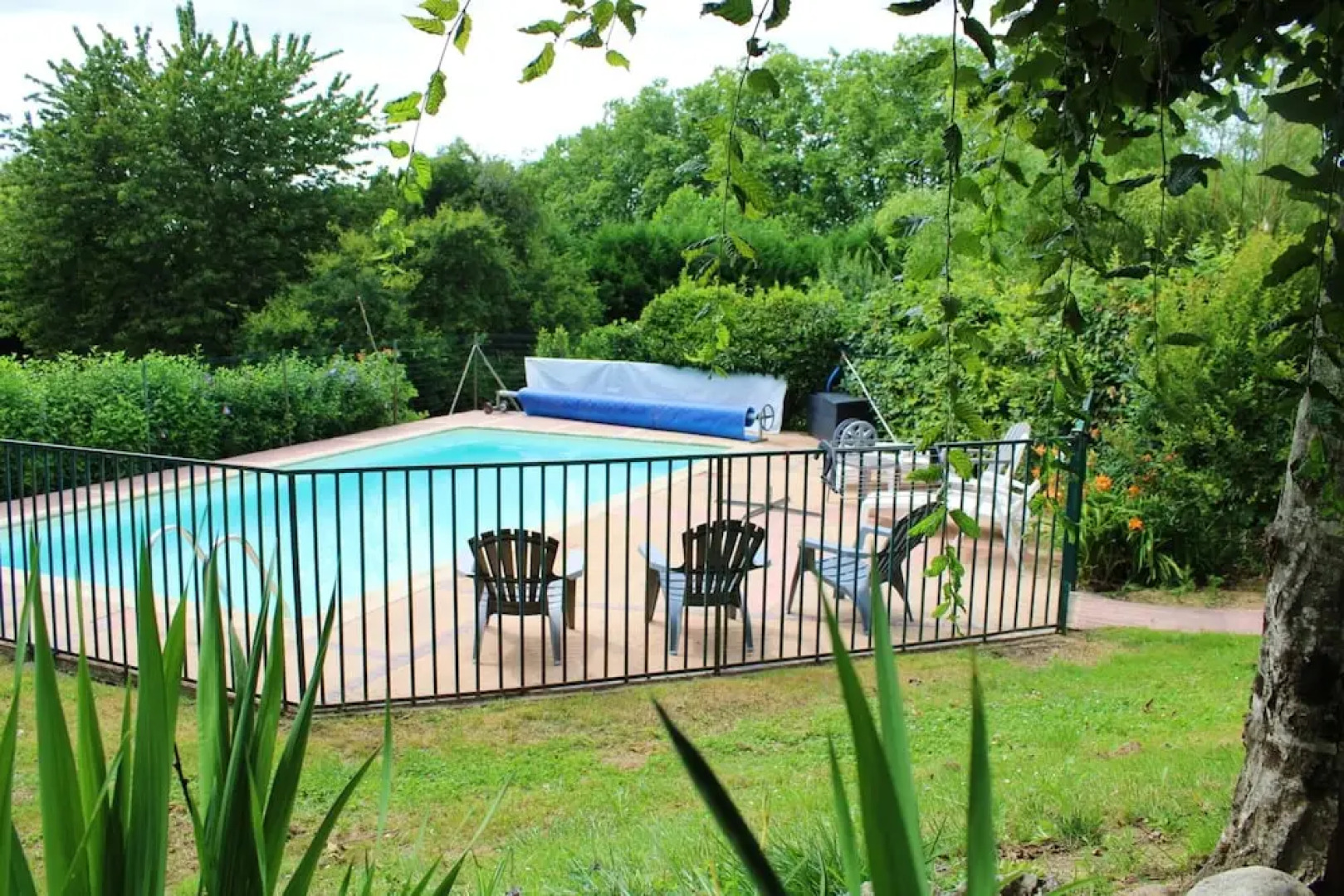 House With 2 Bedrooms in Eyliac, With Private Pool and Enclosed Garden