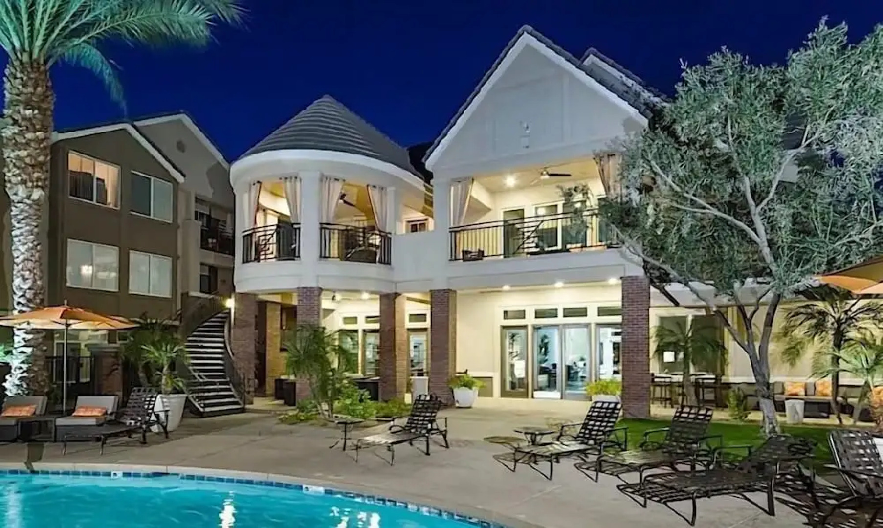 Heart of Phoenix By Signature Vacation Rentals