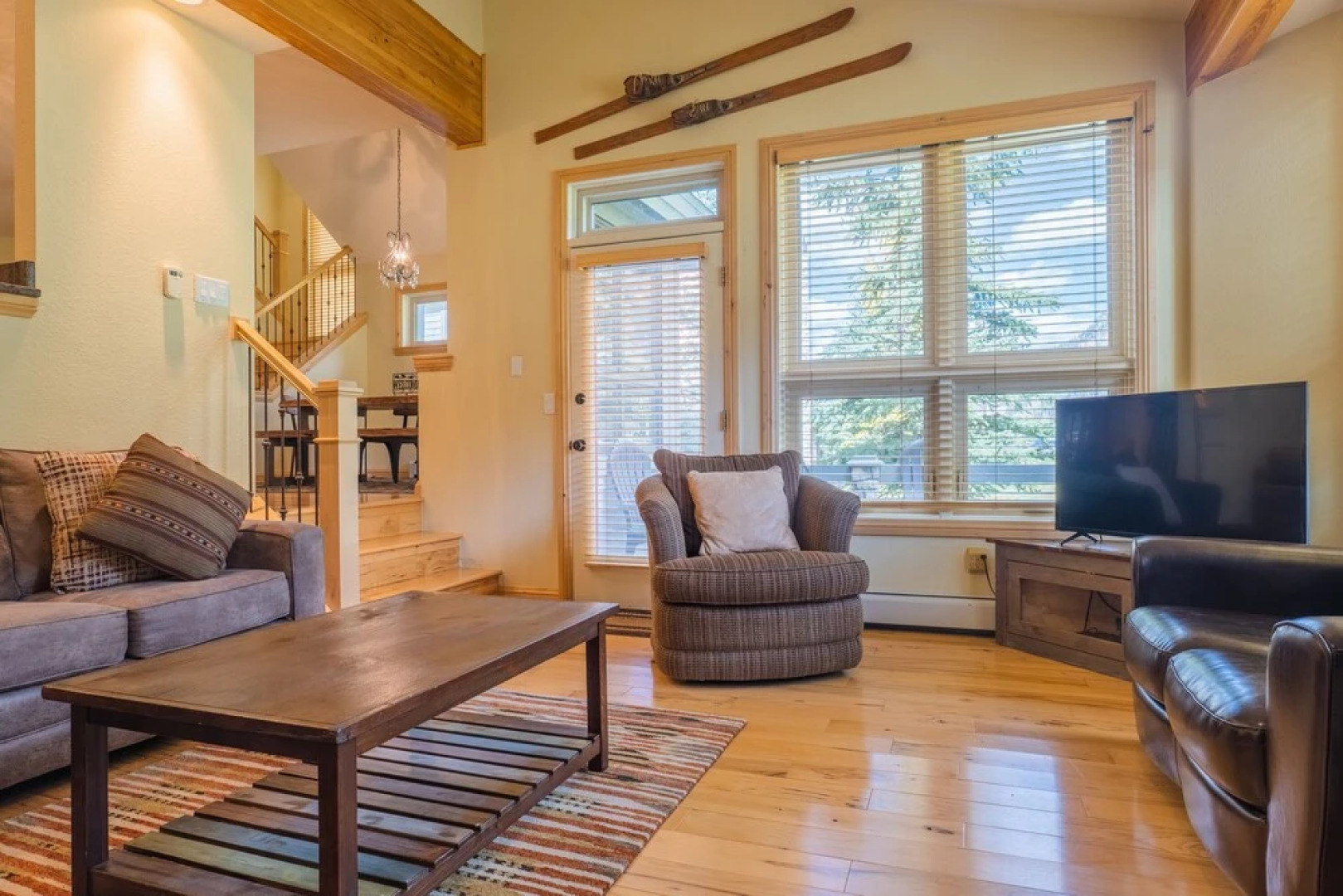 Private Home With A Beautiful Mountain Vista - Woods24 by RedAwning