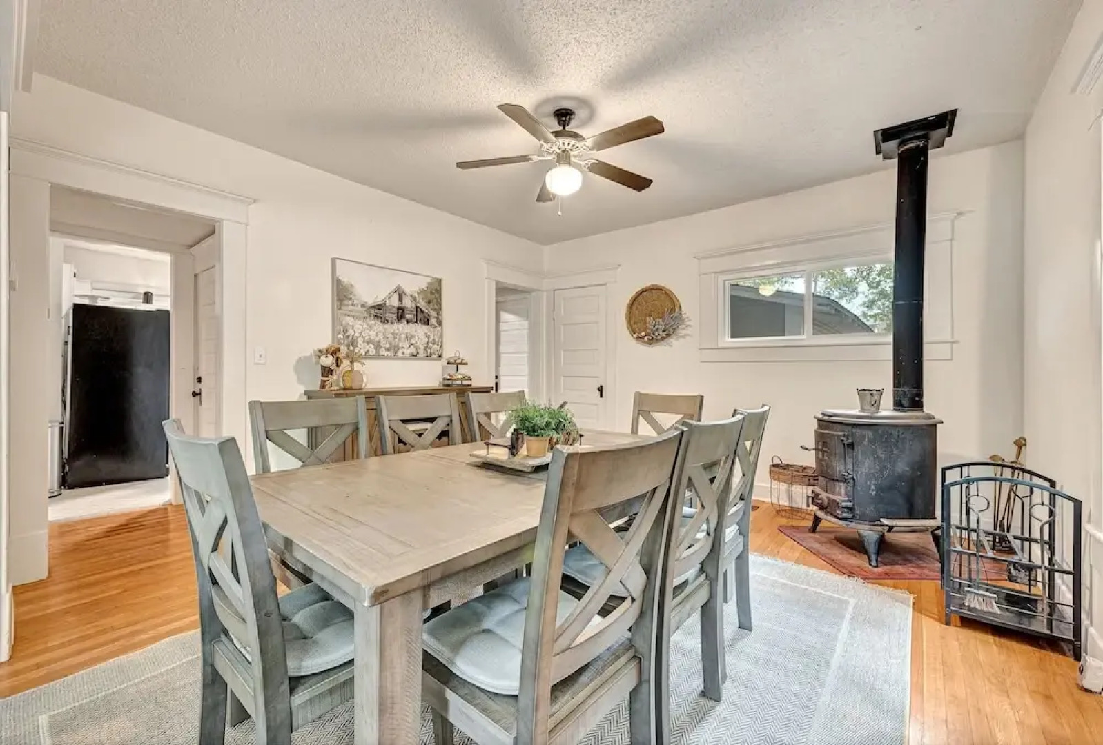 Madison Manor 4 Bedroom Bungalow by Redawning