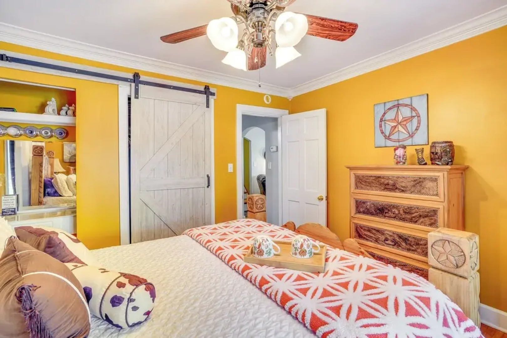 Charming Bardstown Home w/ Deck ~ 1 Mi to Downtown