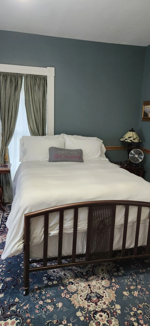 Oaklawn Inn LLC