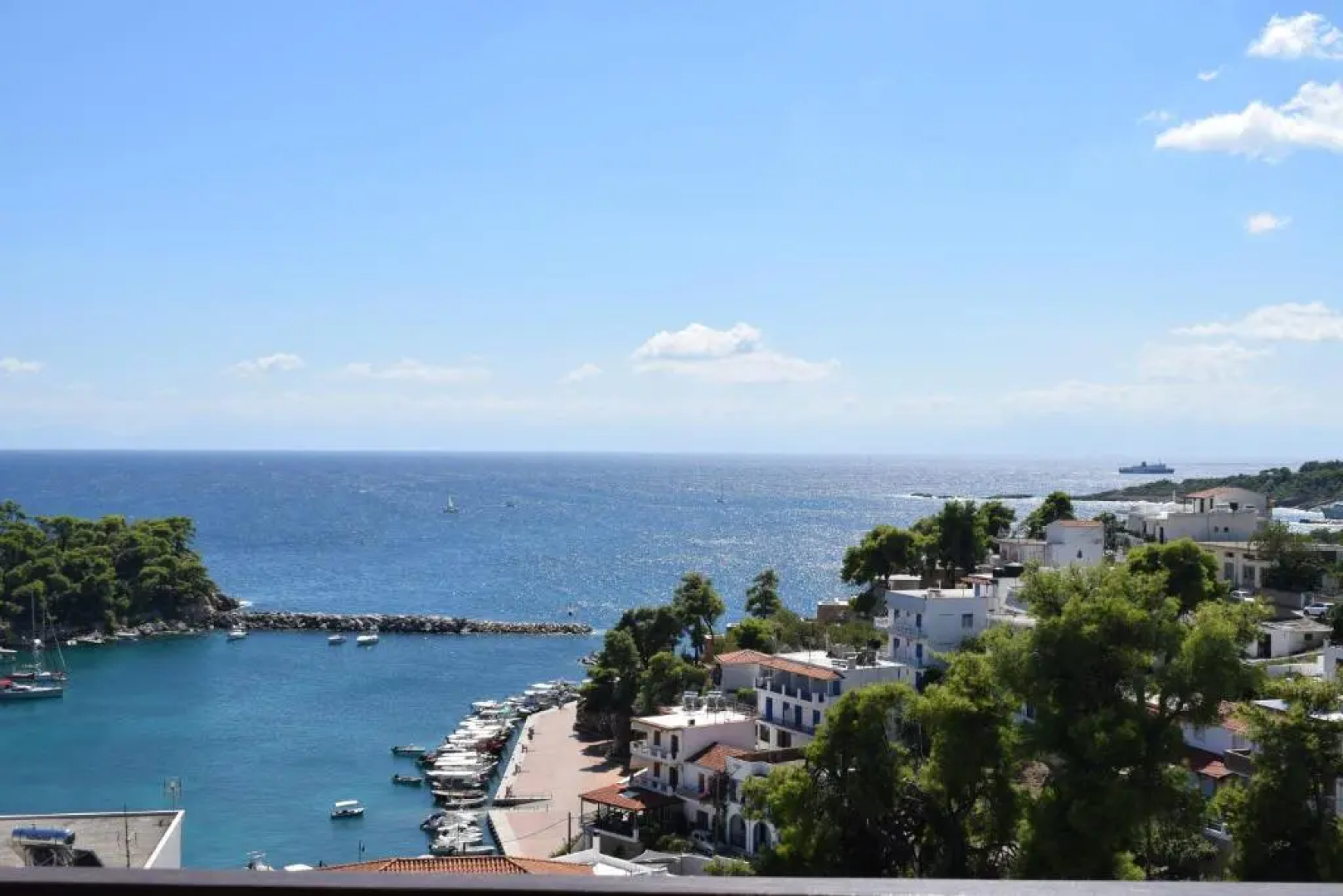 Elpida Apartments