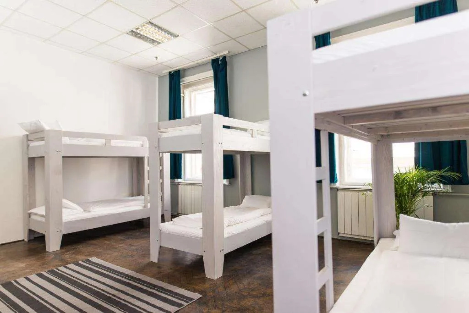 2B Hostel & Rooms