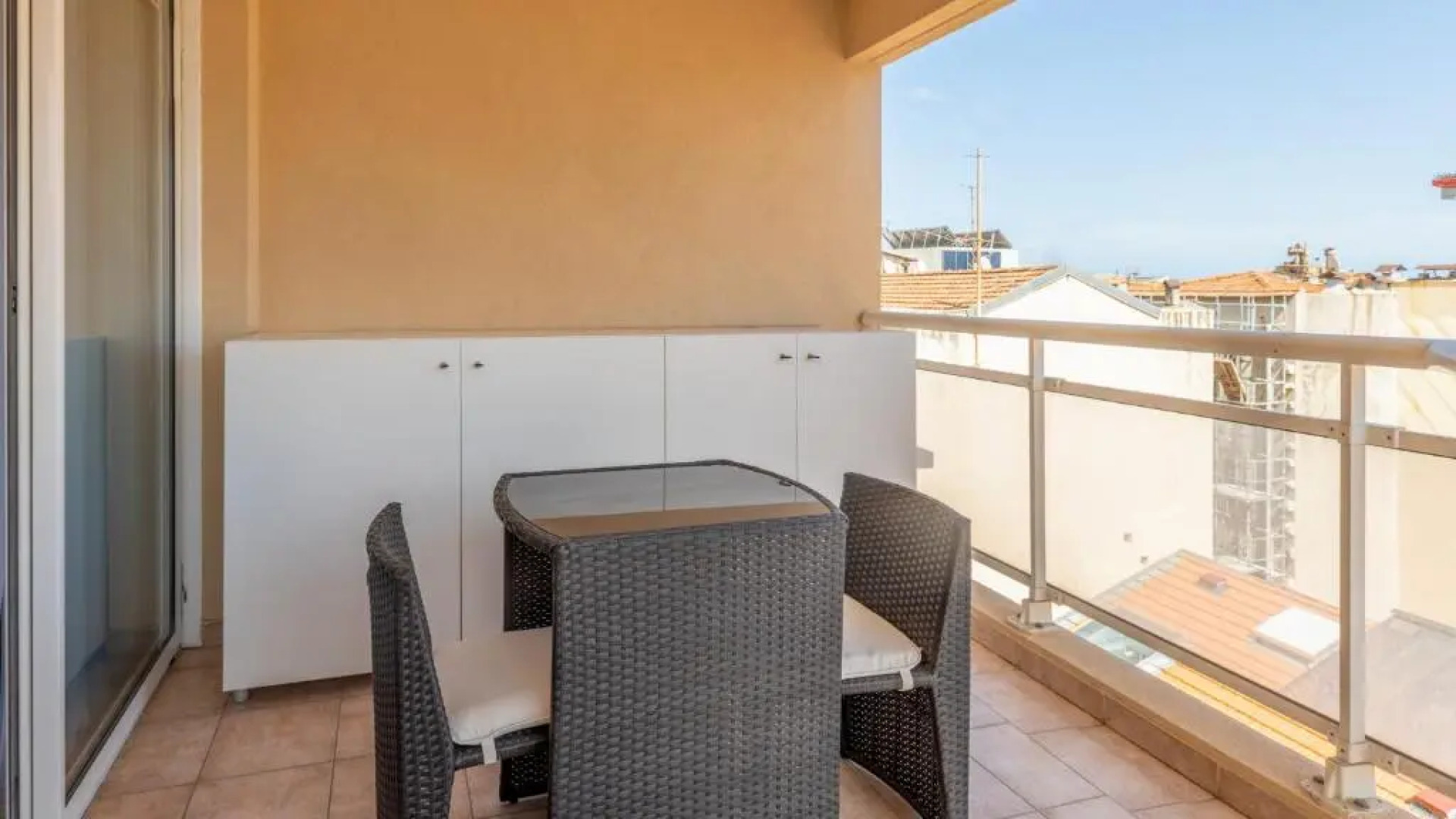 Palais Josephine Cosy studio with free parking