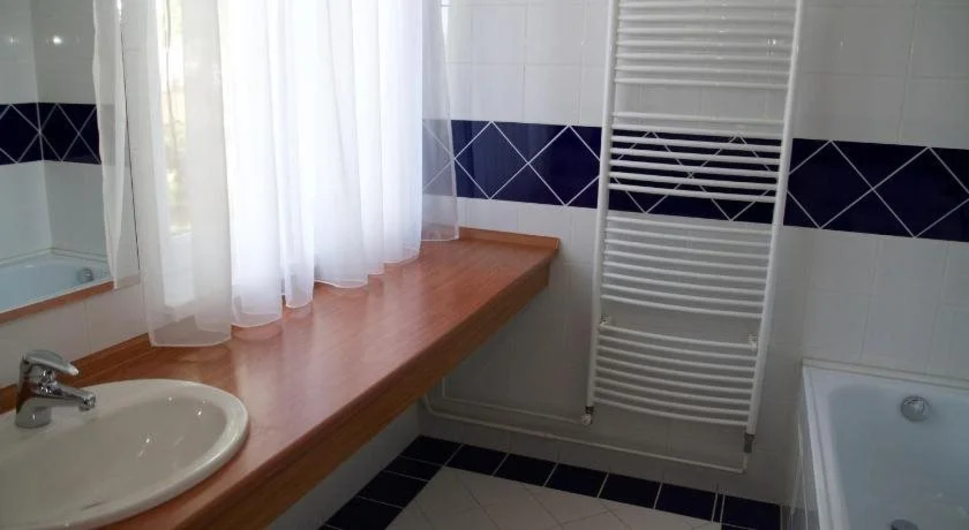 Platán Hotel & Étterem