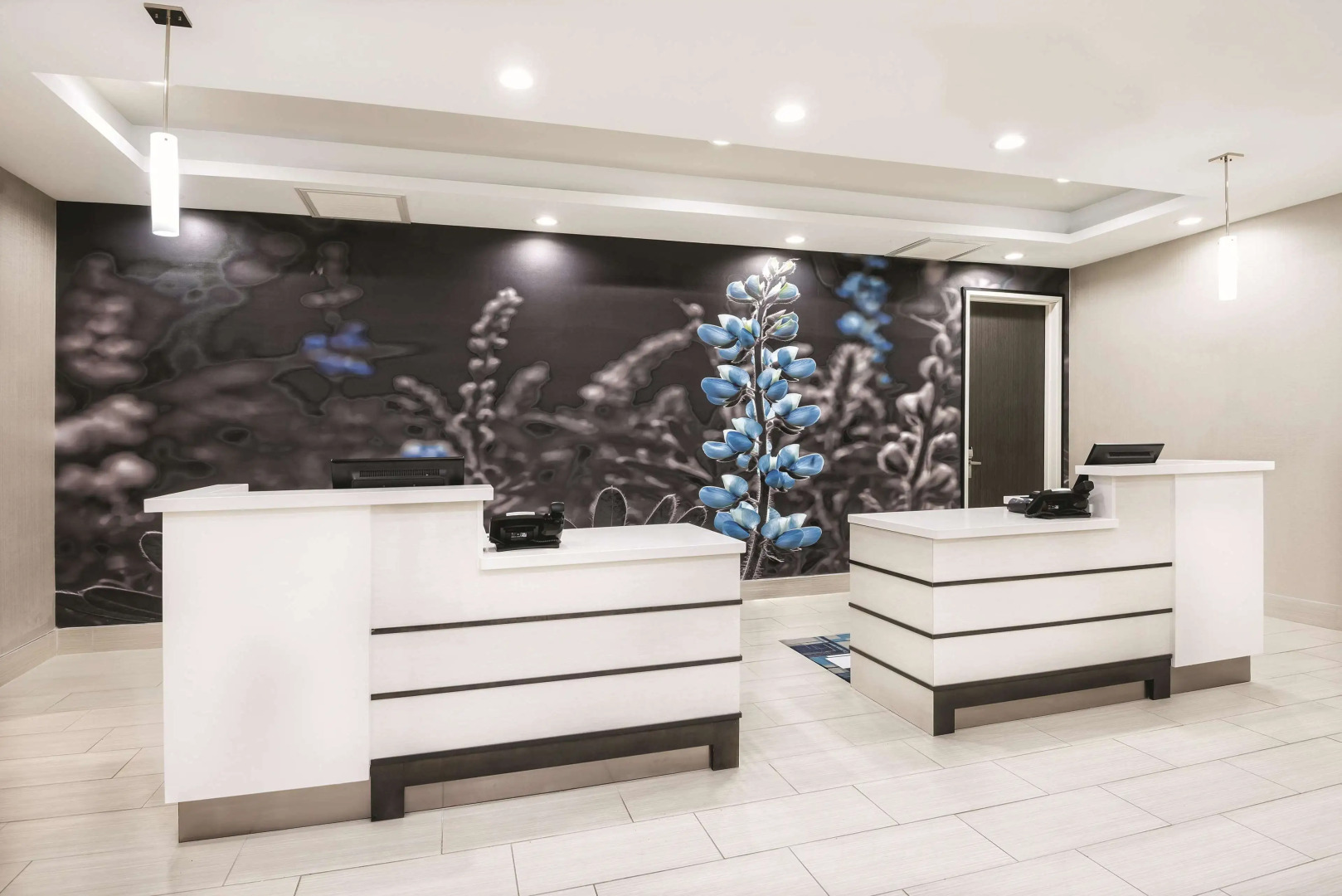 La Quinta Inn & Suites by Wyndham Odessa N. - Sienna Tower