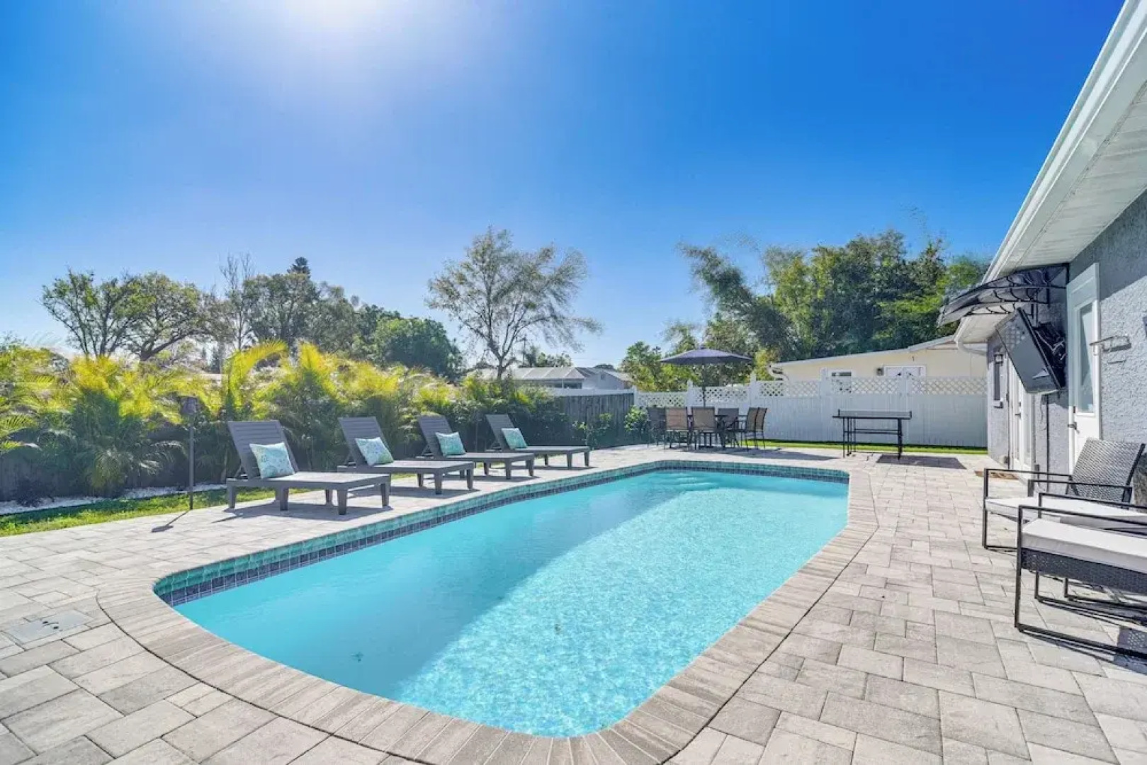 10 Mi to Dtwn St Petersburg: Mod Central Getaway