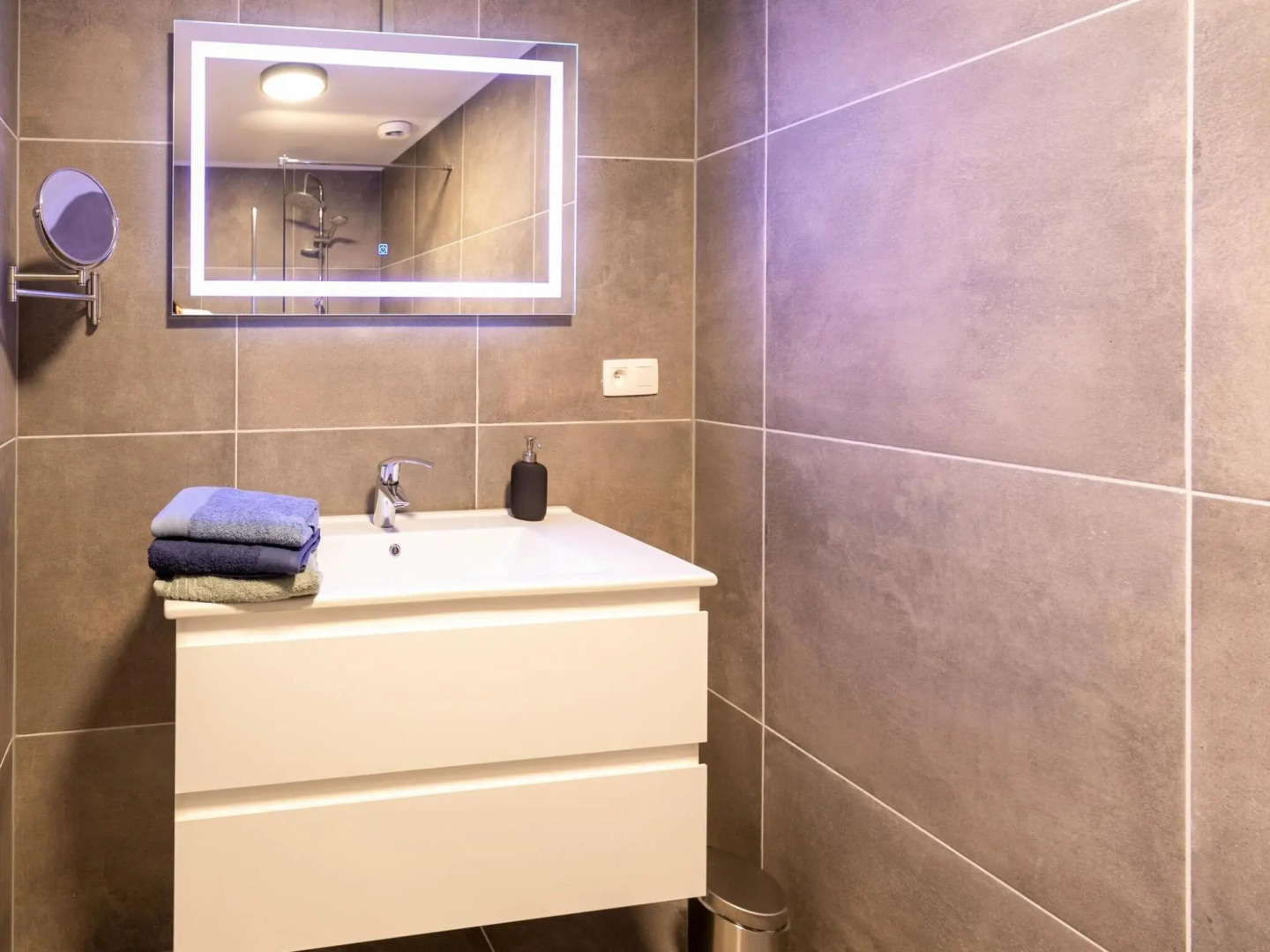 Stylish apartment in Maasmechelen with balcony