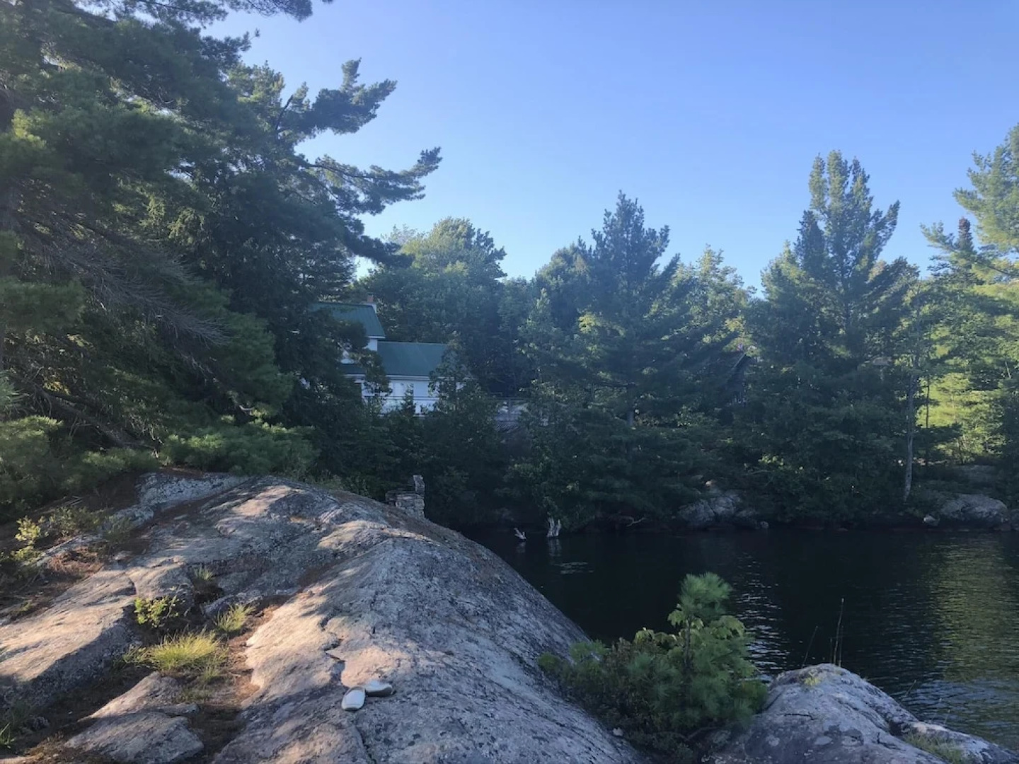 Blueberry Point A Classic Lake Joseph family cottage on a 900 ft peninsula