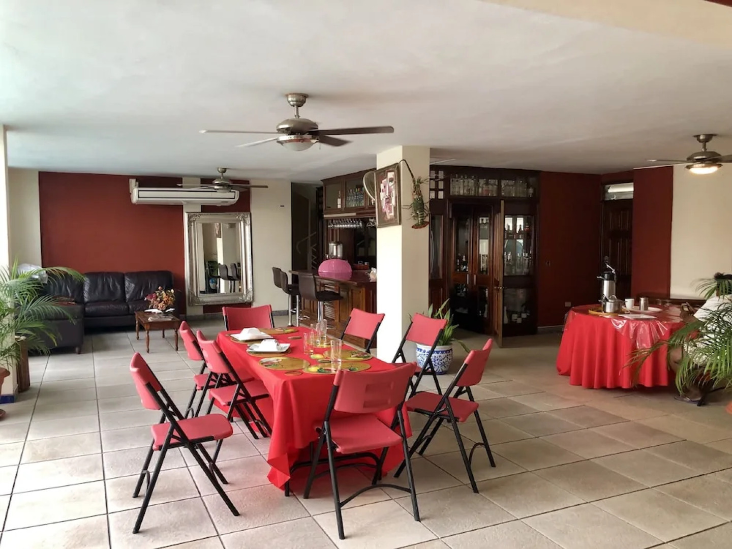 Auber Cayes Guest House