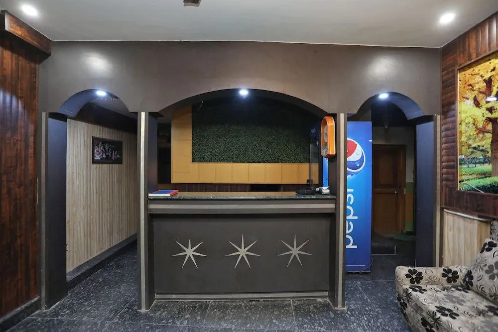 OYO 19804 Hotel Geet International