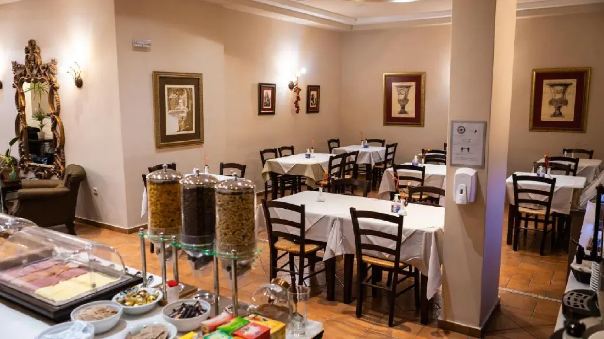 Dellas Boutique Hotel