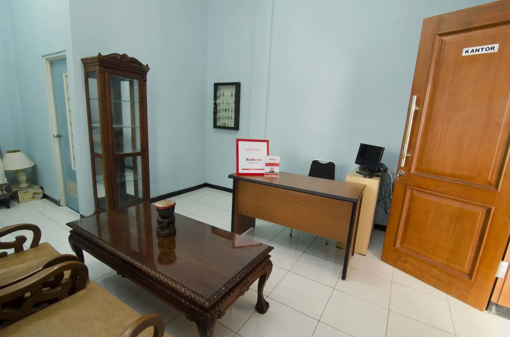 RedDoorz Near Ciputra World 2