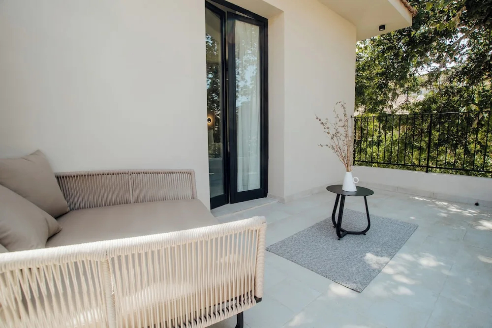 Thymises Boutique Hotel