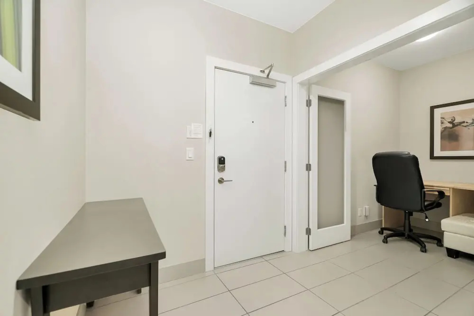 Harmony Haven 2BR Lakefront Suite