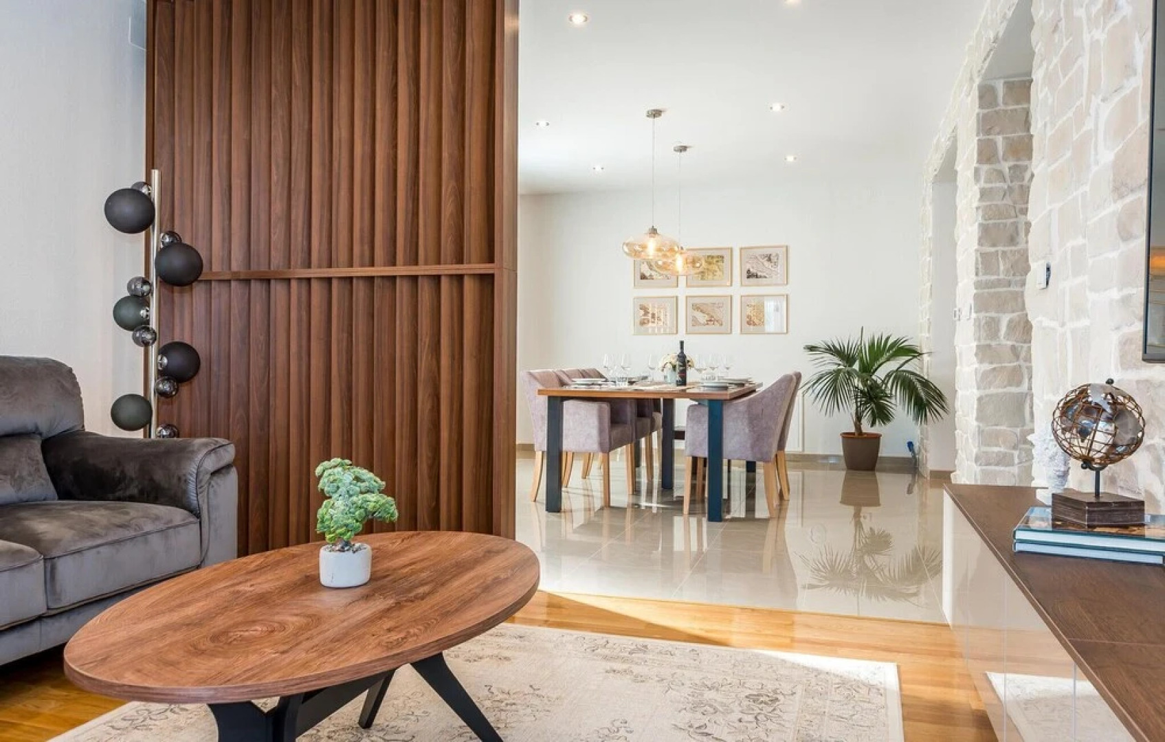 Amazing Home in Siveric with Hot Tub, Sauna & WiFi