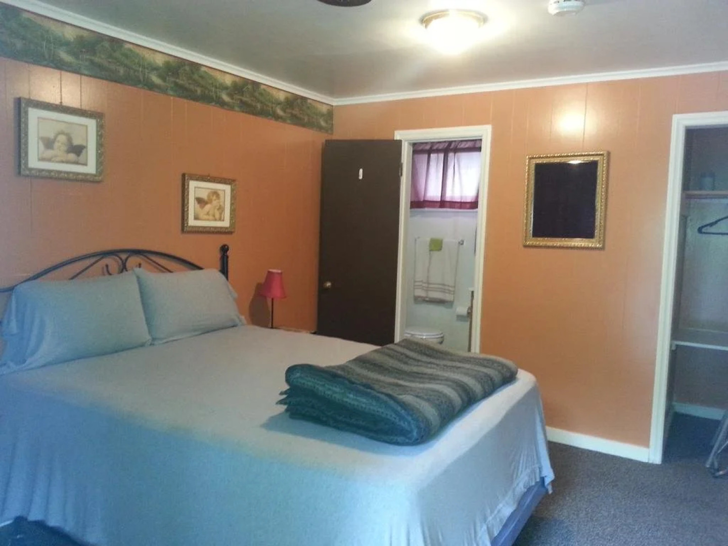 Paradise Resort and Cabins