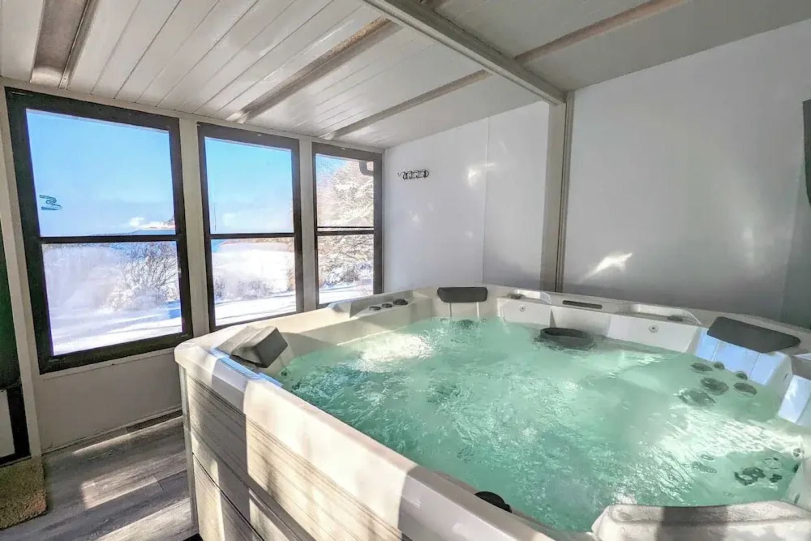 Simply Shores by Avantstay Private Beach + Dock Lake Overlook