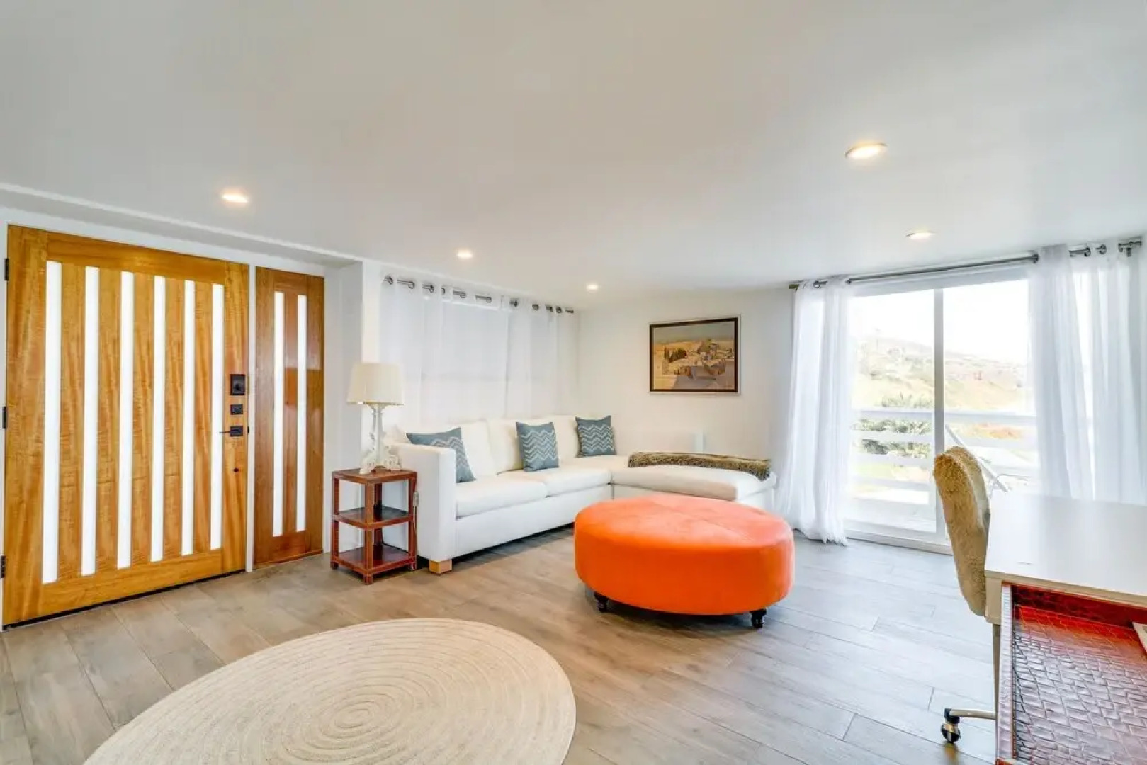 Beachfront Malibu Apartment w/ Ocean-view Balcony